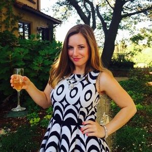 Meet your Posher, Caitlin